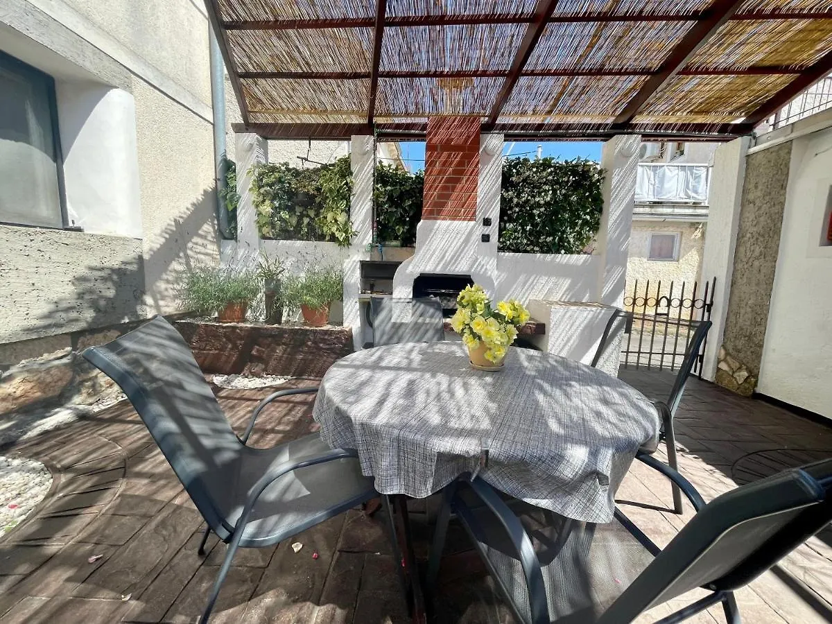 Apartment Mila With Jacuzzi Spa Pula 0*,  Chorvatsko