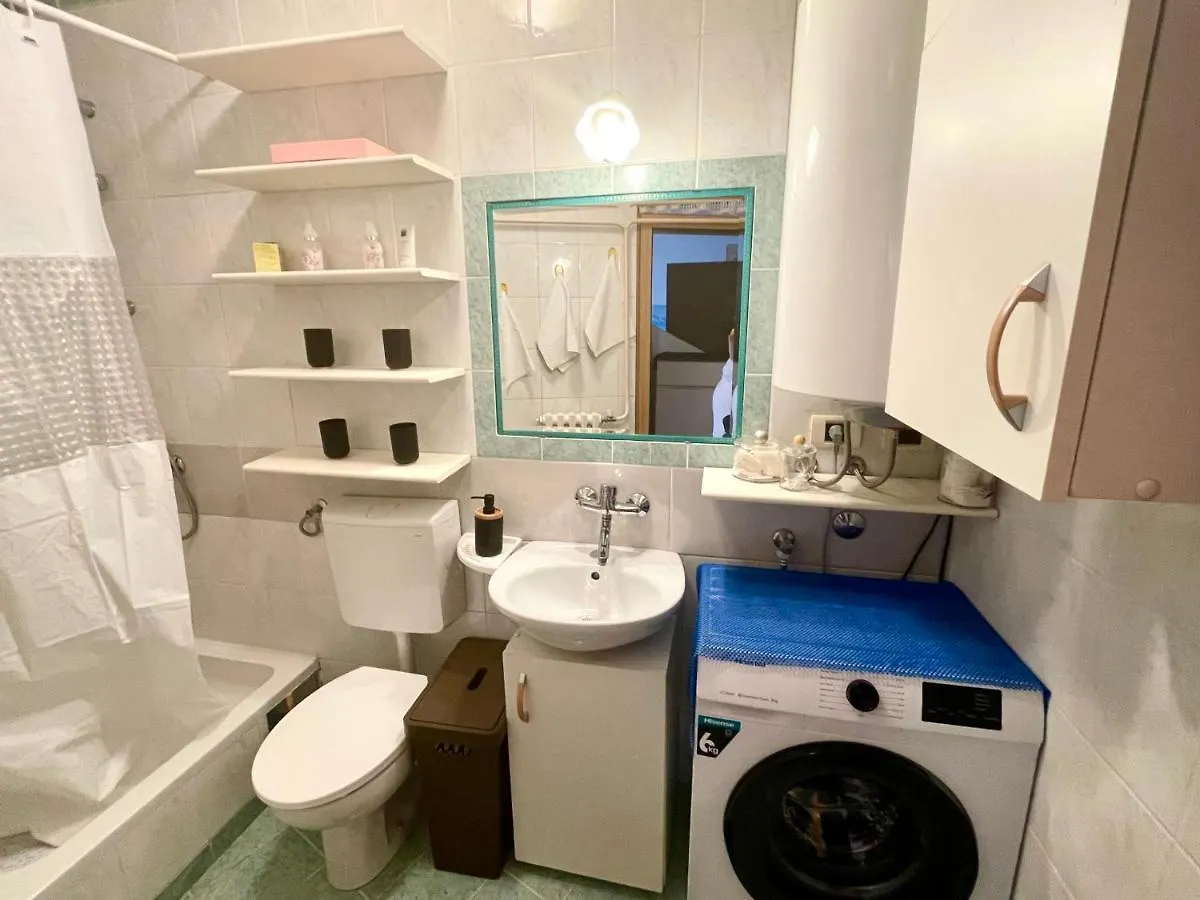 Apartment Mila With Jacuzzi Spa Pula